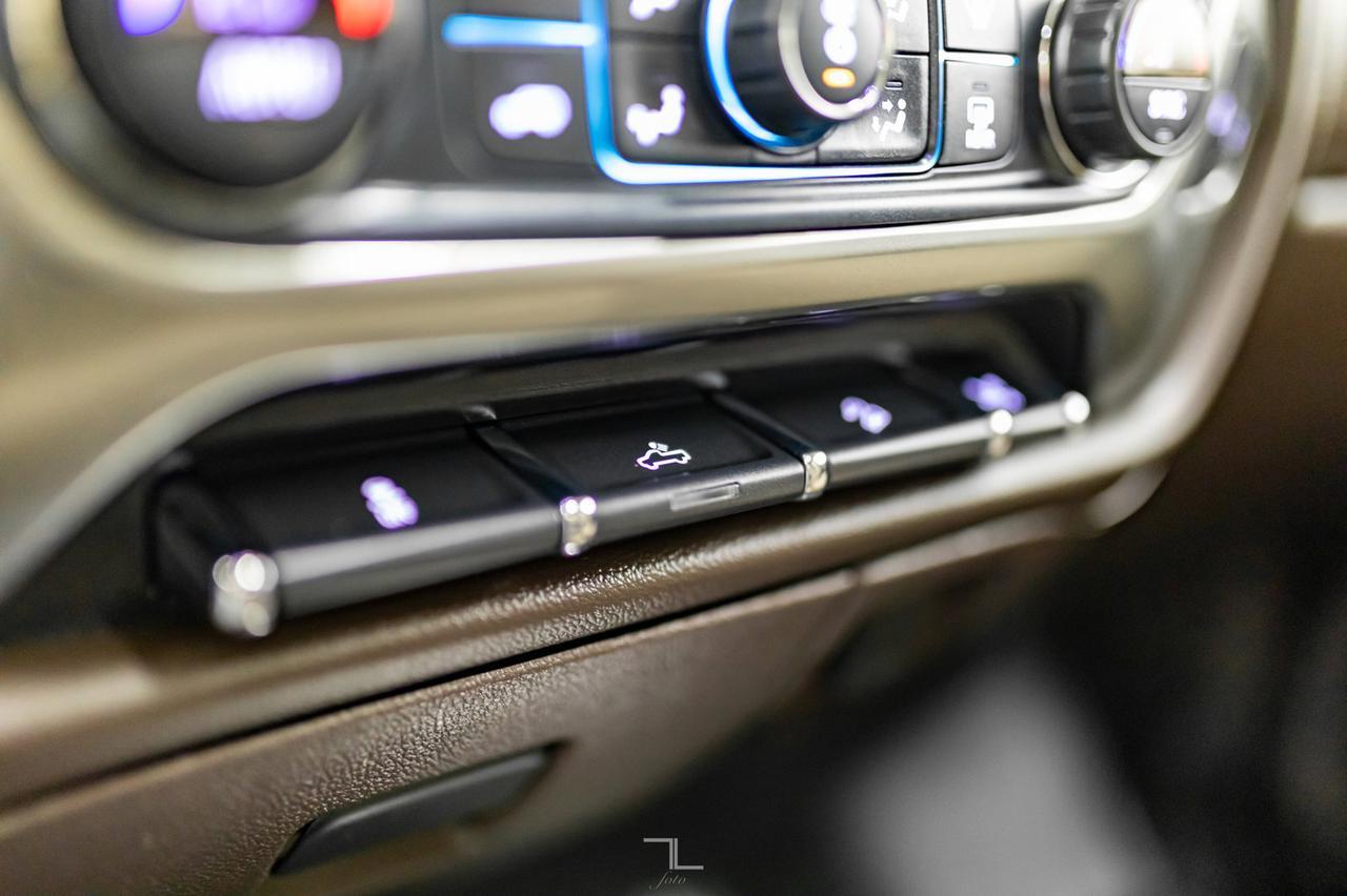 2018 Chevrolet Silverado 1500 4x4 Crew Cab LTZ  Z71 Leather Roof Nav 22" Wheels Red Deer AB