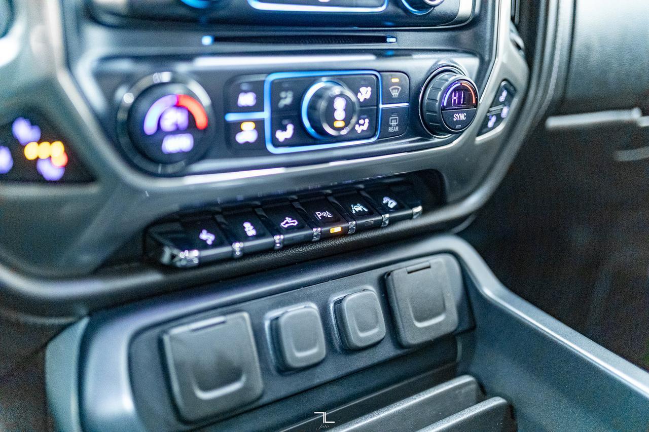 2018 Chevrolet Silverado 1500 4x4 Crew Cab LTZ Z71 Leather Roof Nav BCam Red Deer AB