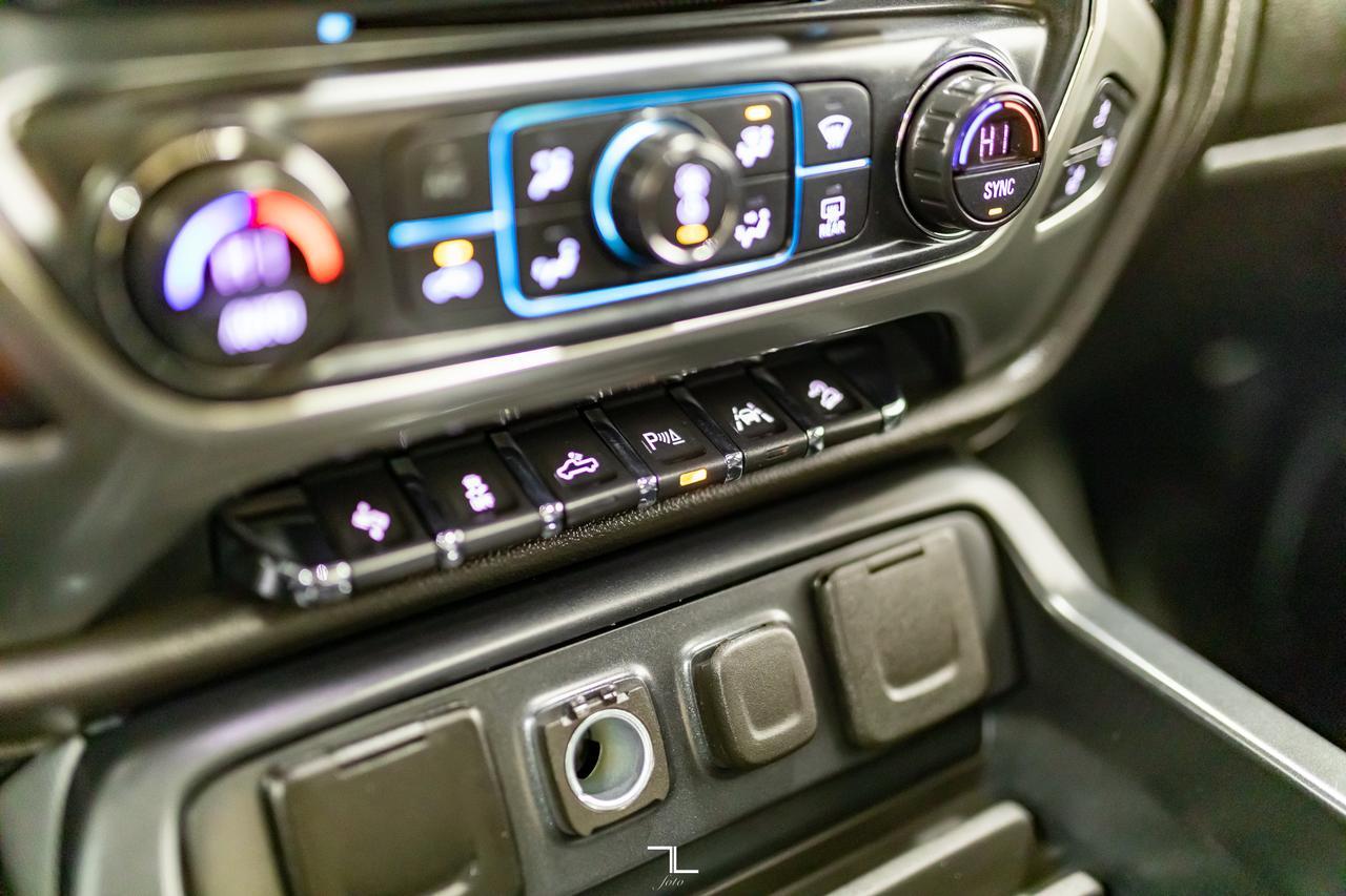 2018 Chevrolet Silverado 1500 4x4 Crew Cab LTZ Z71 Leather Roof Nav Red Deer AB