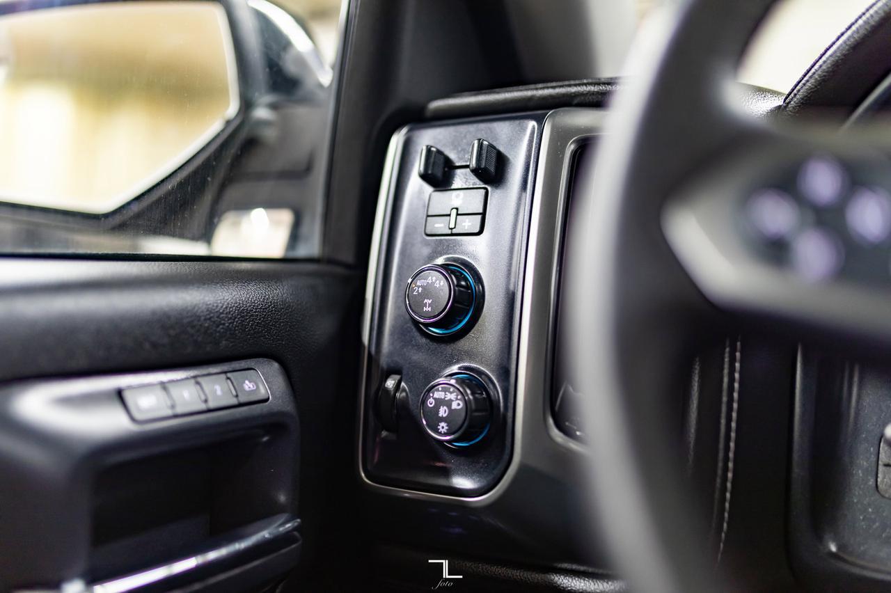 2018 Chevrolet Silverado 1500 4x4 Crew Cab LTZ Z71 Leather Roof Nav Red Deer AB