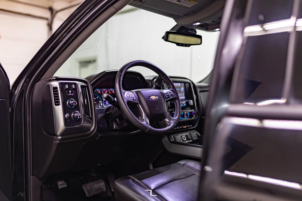 2018 Chevrolet Silverado 1500 4x4 Crew Cab LTZ Z71 Leather Roof Nav Red Deer AB