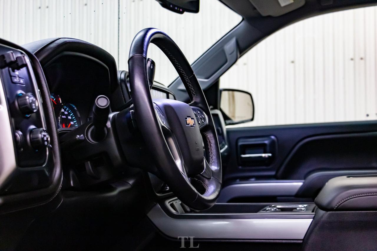 2018 Chevrolet Silverado 1500 4x4 Crew Cab LTZ Z71 Leather Roof Nav Red Deer AB