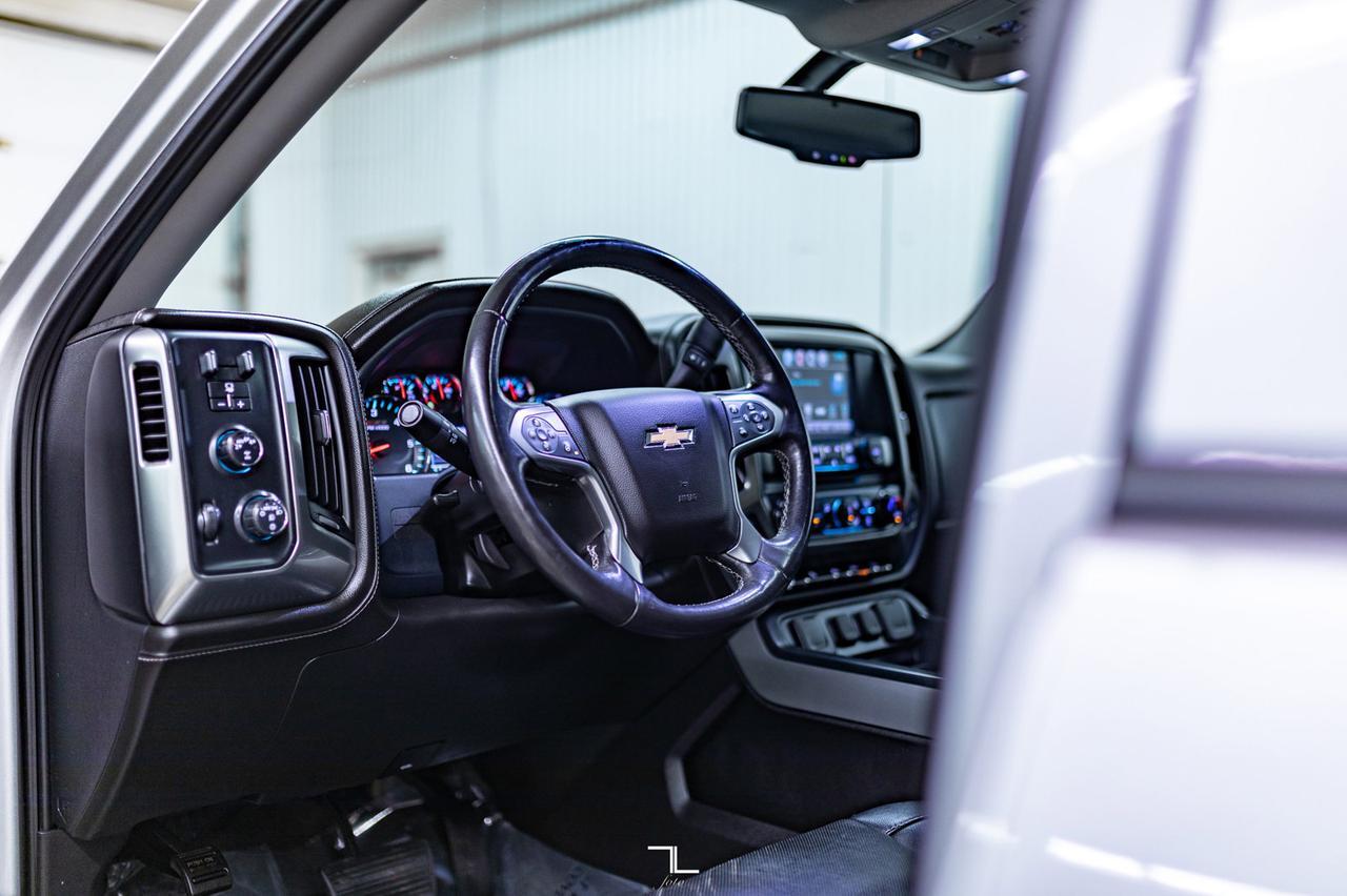 2018 Chevrolet Silverado 1500 4x4 Crew Cab LTZ Z71 Leather Roof Nav Red Deer AB