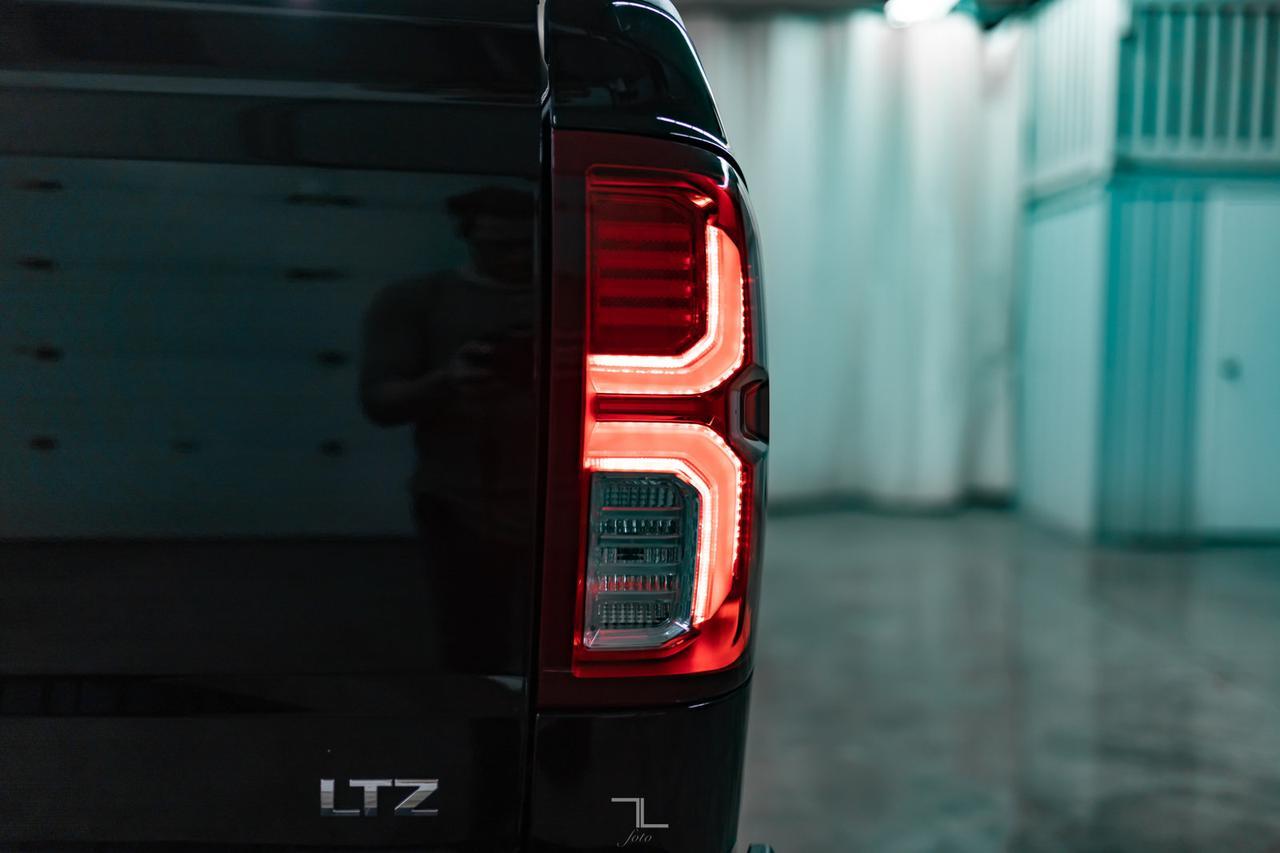 2018 Chevrolet Silverado 1500 4x4 Crew Cab LTZ Z71 Real Tree Edition Red Deer AB