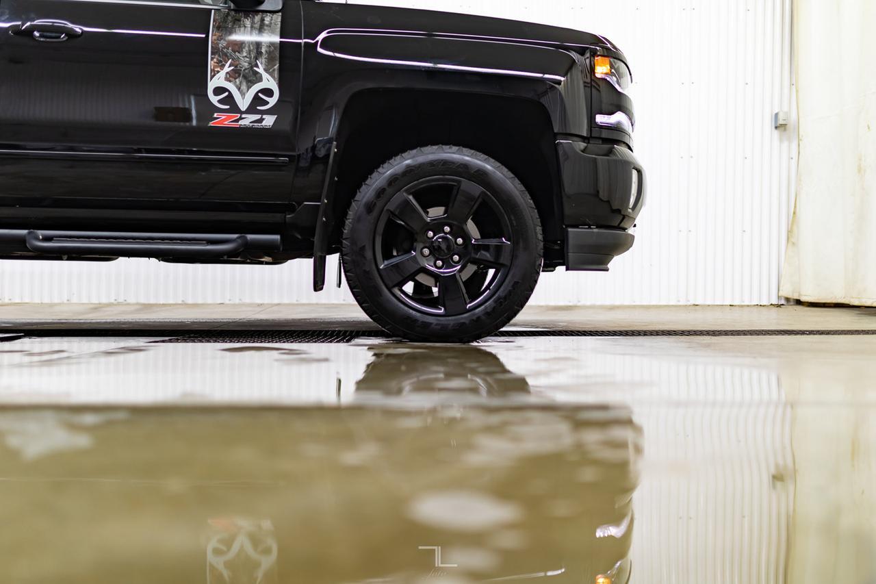 2018 Chevrolet Silverado 1500 4x4 Crew Cab LTZ Z71 Real Tree Edition Red Deer AB