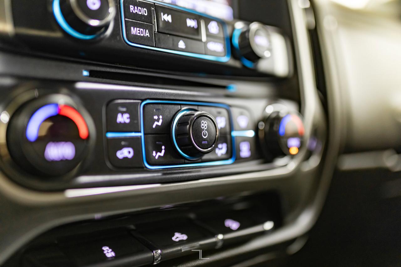 2018 Chevrolet Silverado 1500 4x4 Crew Cab LTZ Z71 Real Tree Edition Red Deer AB