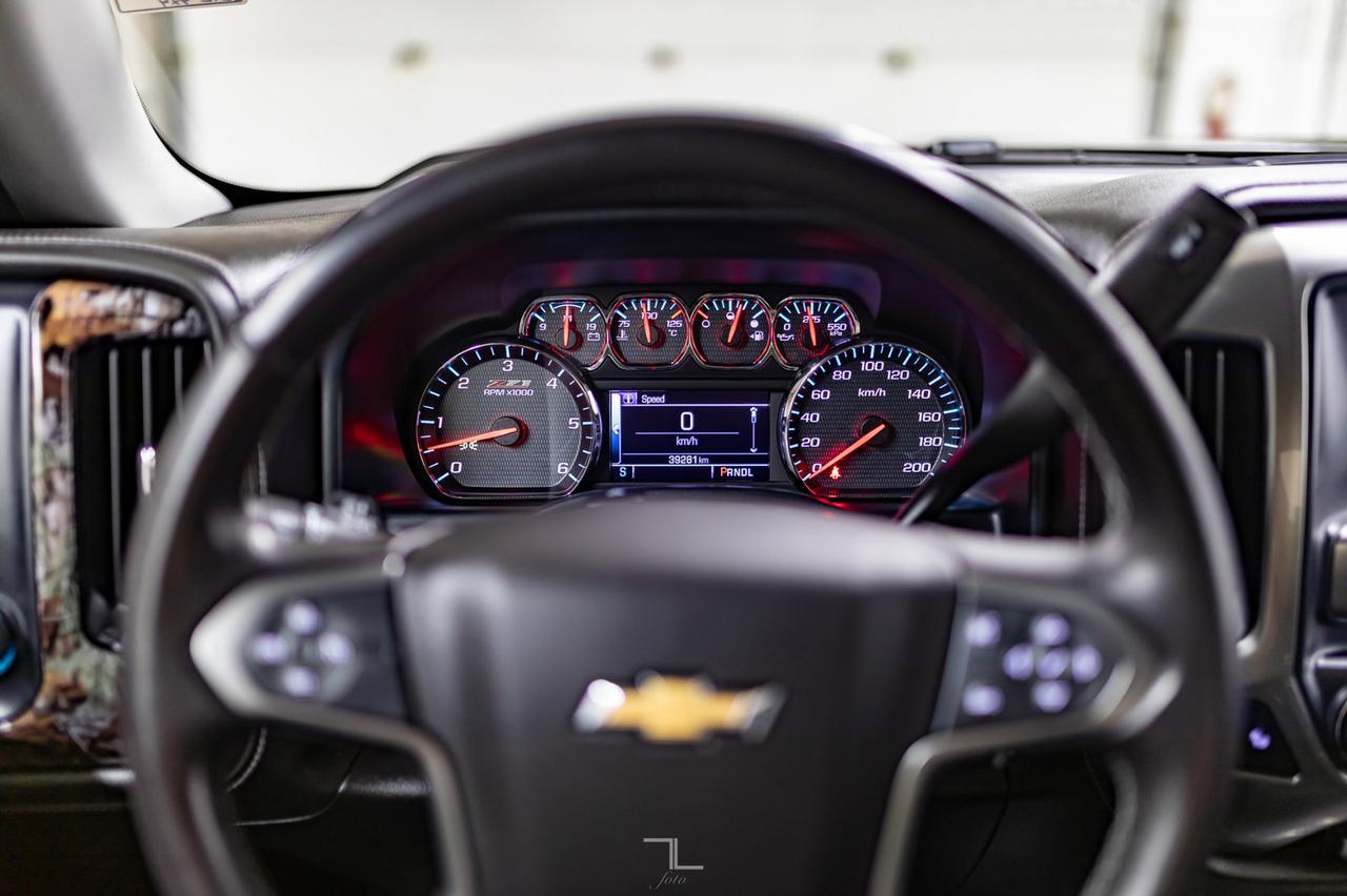 2018 Chevrolet Silverado 1500 4x4 Crew Cab LTZ Z71 Real Tree Edition Red Deer AB