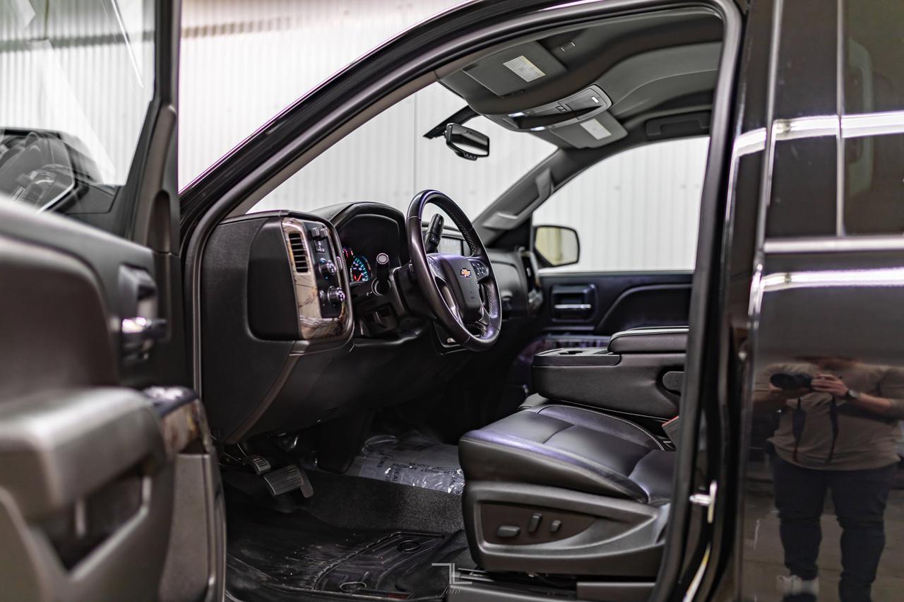 2018 Chevrolet Silverado 1500 4x4 Crew Cab LTZ Z71 Real Tree Edition Red Deer AB