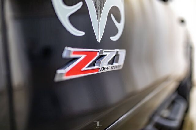 2018 Chevrolet Silverado 1500 4x4 Crew Cab LTZ Z71 Real Tree Edition Red Deer AB