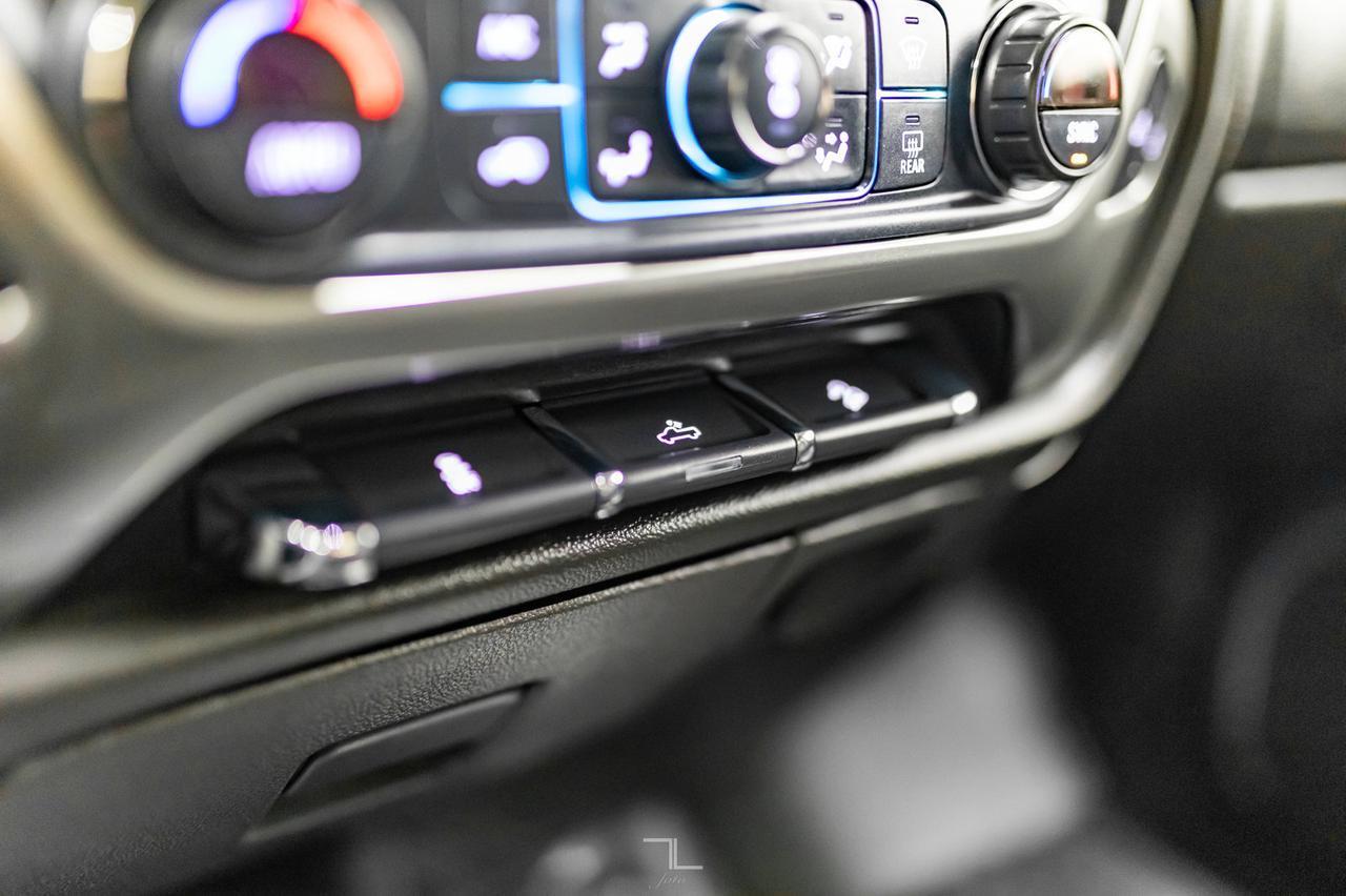 2018 Chevrolet Silverado 1500 4x4 Crew Cab LTZ Z71 Real Tree Edition Red Deer AB