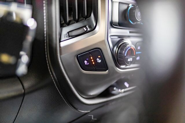 2018 Chevrolet Silverado 1500 4x4 Crew Cab LTZ Z71 Real Tree Edition Red Deer AB