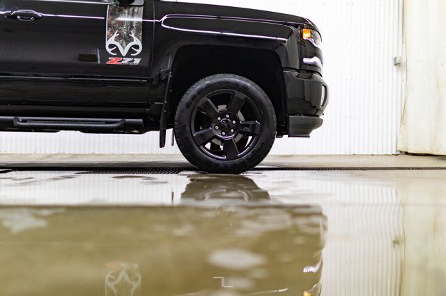 2018 Chevrolet Silverado 1500 4x4 Crew Cab LTZ Z71 Real Tree Edition Red Deer AB