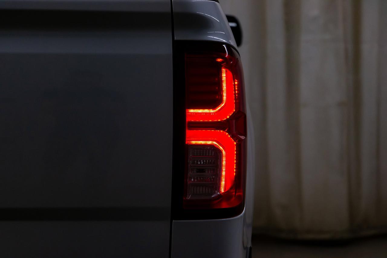 2018 Chevrolet Silverado 1500 4x4 Crew Cab SLT Z71 Leather Roof Nav Red Deer AB