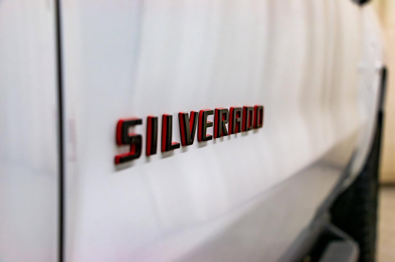 2018 Chevrolet Silverado 1500 4x4 Crew Cab SLT Z71 Leather Roof Nav Red Deer AB