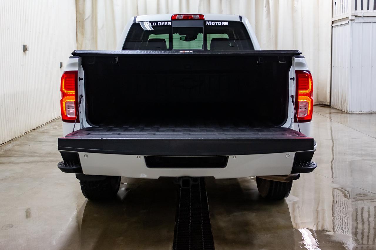 2018 Chevrolet Silverado 1500 4x4 Crew Cab SLT Z71 Leather Roof Nav Red Deer AB