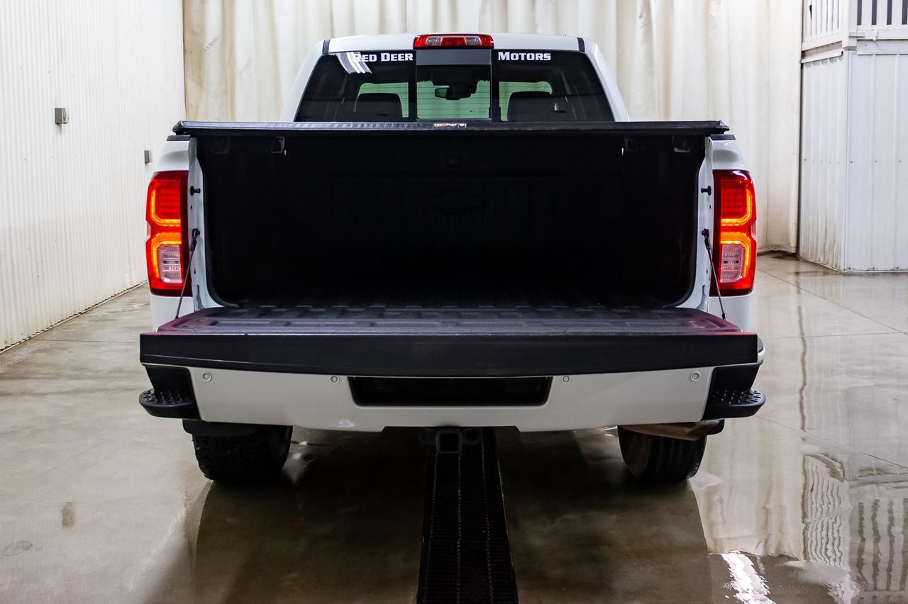 2018 Chevrolet Silverado 1500 4x4 Crew Cab SLT Z71 Leather Roof Nav Red Deer AB