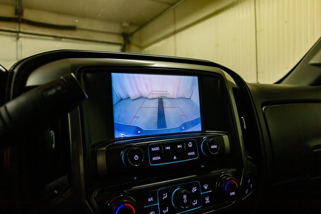 2018 Chevrolet Silverado 1500 4x4 Crew Cab SLT Z71 Leather Roof Nav Red Deer AB