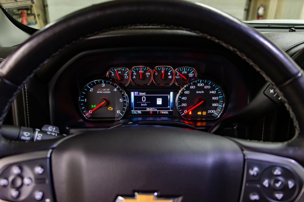 2018 Chevrolet Silverado 1500 4x4 Crew Cab SLT Z71 Leather Roof Nav Red Deer AB
