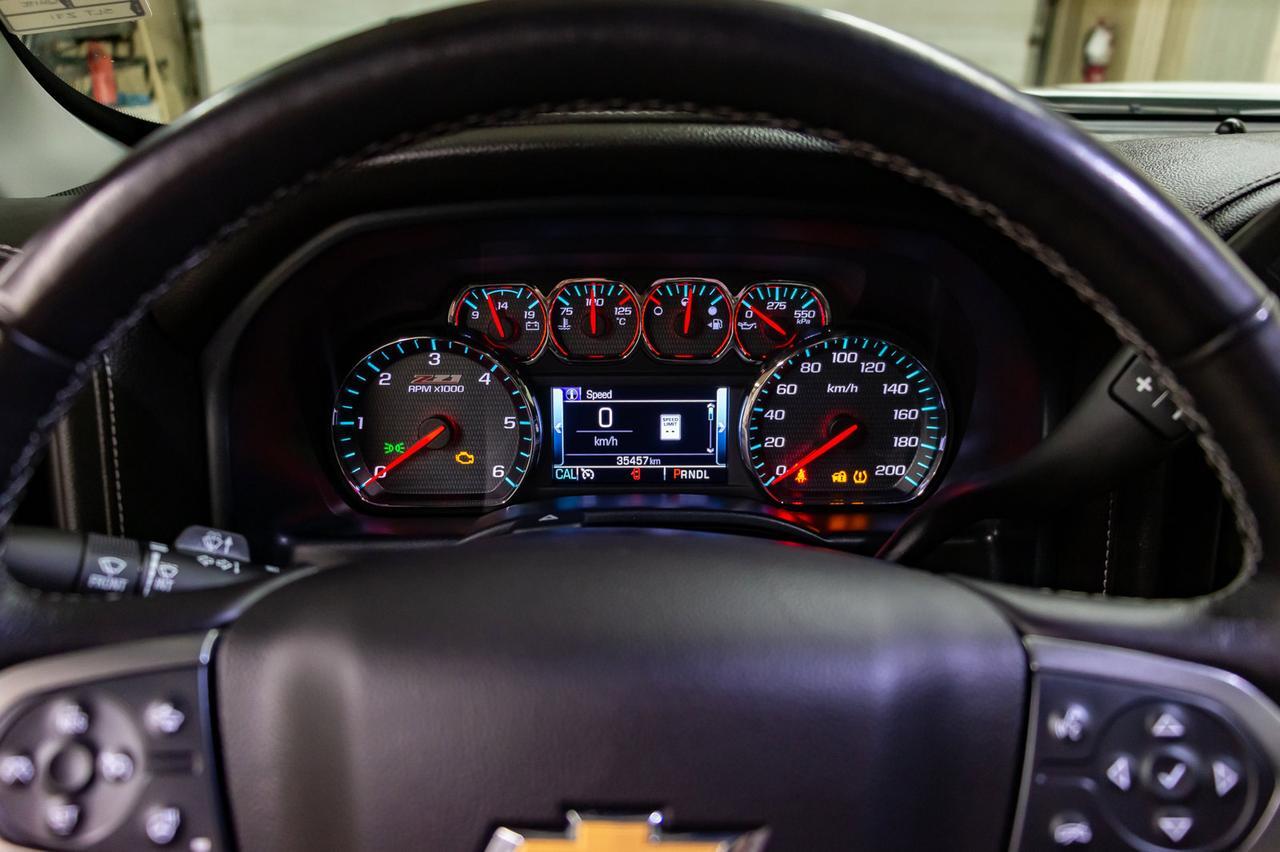 2018 Chevrolet Silverado 1500 4x4 Crew Cab SLT Z71 Leather Roof Nav Red Deer AB