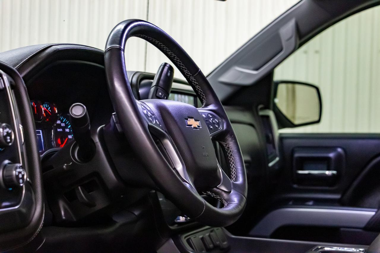 2018 Chevrolet Silverado 1500 4x4 Crew Cab SLT Z71 Leather Roof Nav Red Deer AB