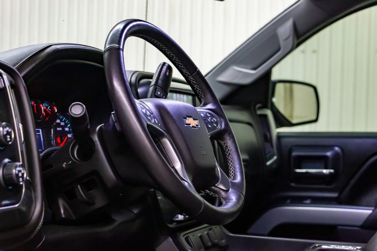 2018 Chevrolet Silverado 1500 4x4 Crew Cab SLT Z71 Leather Roof Nav Red Deer AB