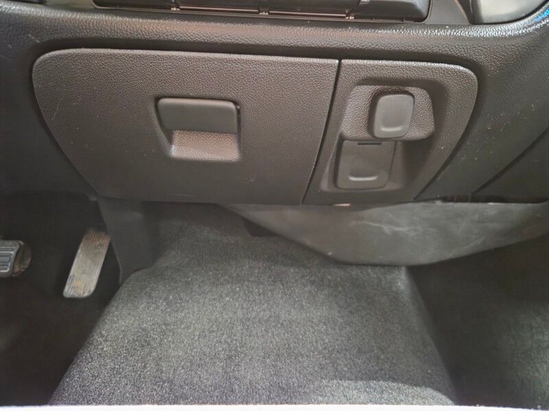 2018 Chevrolet Silverado 1500 LT 4WD 5.3L V8 Touch Screen Camera NEW Tires FREE WARRANTY Arlington TX