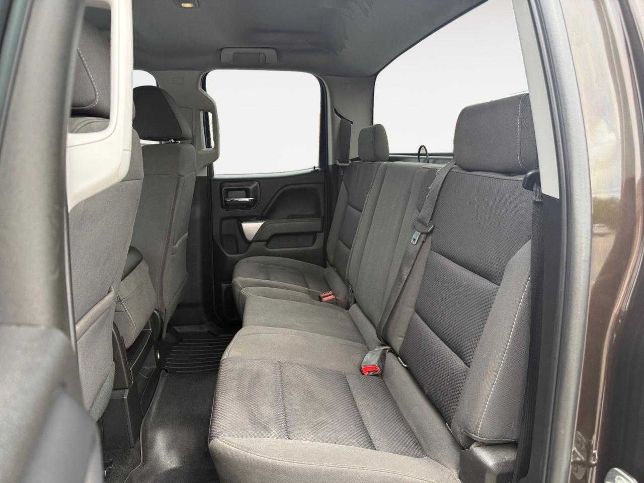 2018 Chevrolet Silverado 1500 LT, BED LINER, TOW PACKAGE , RUNNING BOARDS, BACKUP CAMERA, POWER MIRRORS, BLUETOOTH, CLEAN CARFAX! Norfolk VA