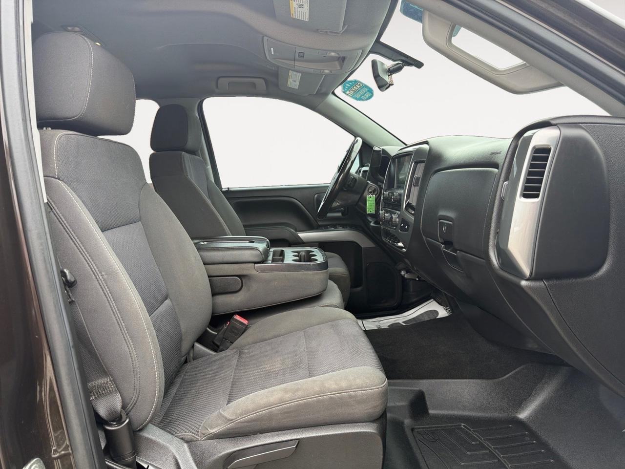 2018 Chevrolet Silverado 1500 LT, BED LINER, TOW PACKAGE , RUNNING BOARDS, BACKUP CAMERA, POWER MIRRORS, BLUETOOTH, CLEAN CARFAX! Norfolk VA