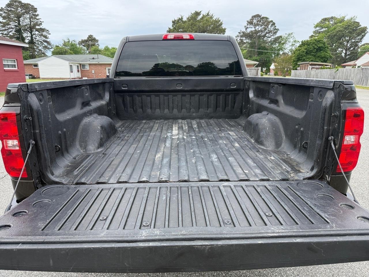 2018 Chevrolet Silverado 1500 LT, BED LINER, TOW PACKAGE , RUNNING BOARDS, BACKUP CAMERA, POWER MIRRORS, BLUETOOTH, CLEAN CARFAX! Norfolk VA
