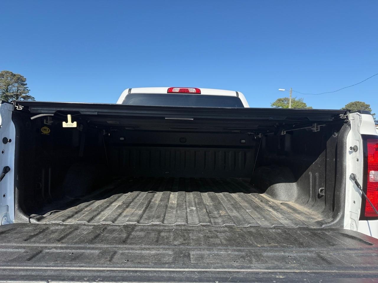 2018 Chevrolet Silverado 1500 LT, BLUETOOTH, TONNEAU COVER, BED LINER, TOW PACKAGE, POWER MIRRORS, TOW HOOKS, ONLY 1 OWNER! Norfolk VA