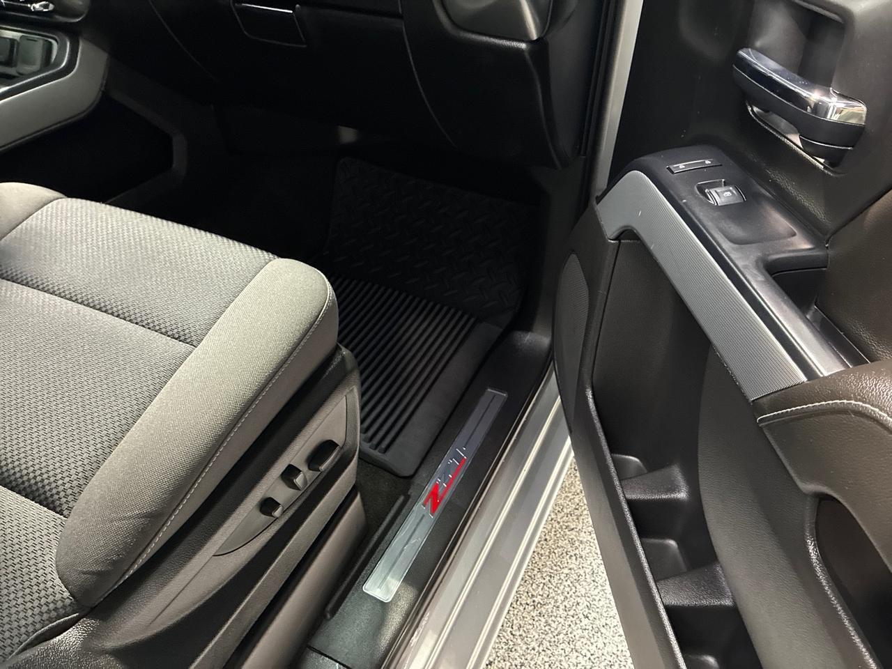 2018 Chevrolet Silverado 1500 LT, Z-71, 4x4, 5.3L V8, Bucket Seats, Texas Edition, Leveling Kit Houston TX