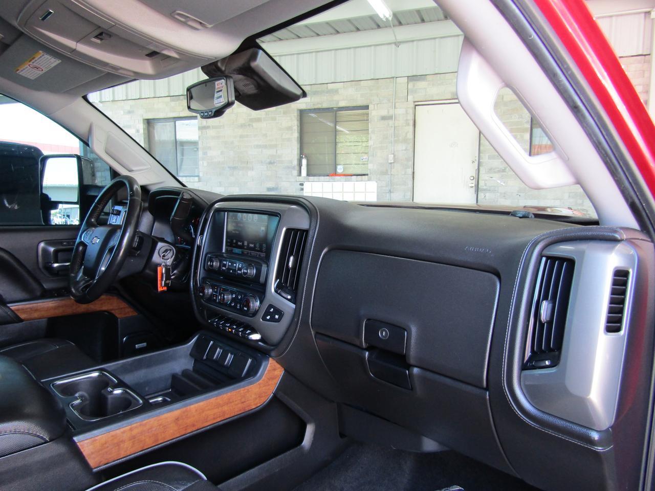 2018 Chevrolet Silverado 2500HD 4WD Crew Cab 153.7 High Country Grand Prairie TX