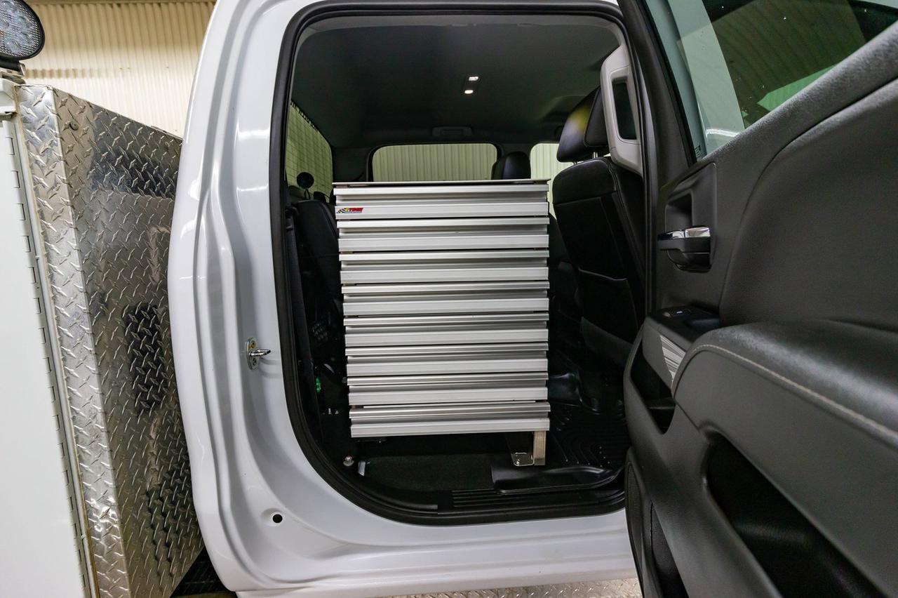 2018 Chevrolet Silverado 2500HD 4x4 Crew Cab LT Mechanic's Box Red Deer AB