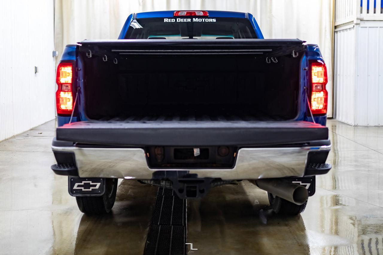 2018 Chevrolet Silverado 2500HD 4x4 Crew Cab LT Z71 Diesel Leather BCam Red Deer AB