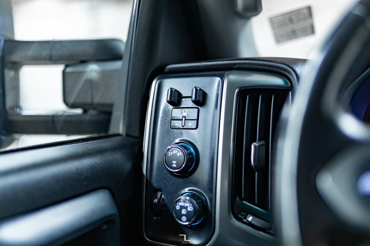 2018 Chevrolet Silverado 2500HD 4x4 Crew Cab LT Z71 Diesel Leather BCam Red Deer AB