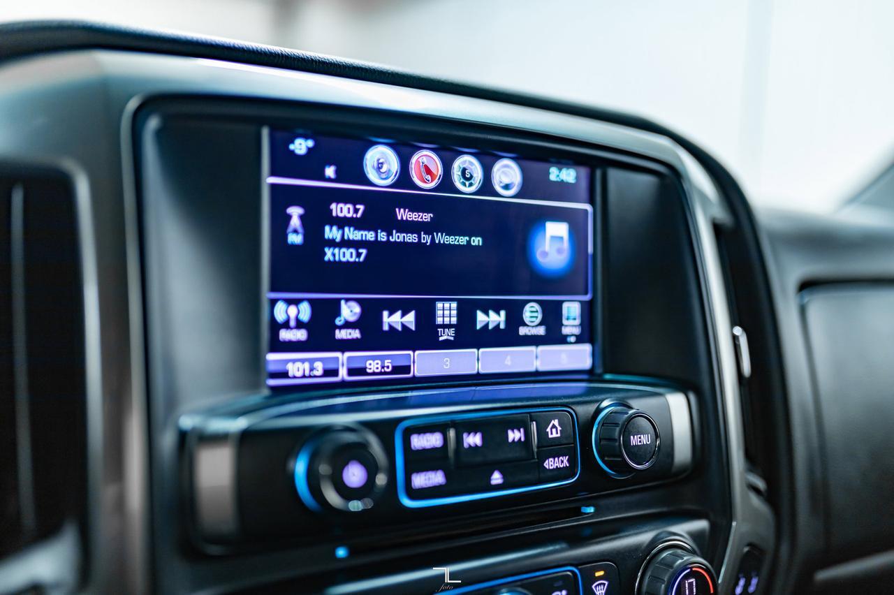 2018 Chevrolet Silverado 2500HD 4x4 Crew Cab LT Z71 Diesel Leather BCam Red Deer AB