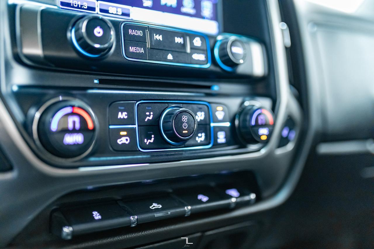 2018 Chevrolet Silverado 2500HD 4x4 Crew Cab LT Z71 Diesel Leather BCam Red Deer AB