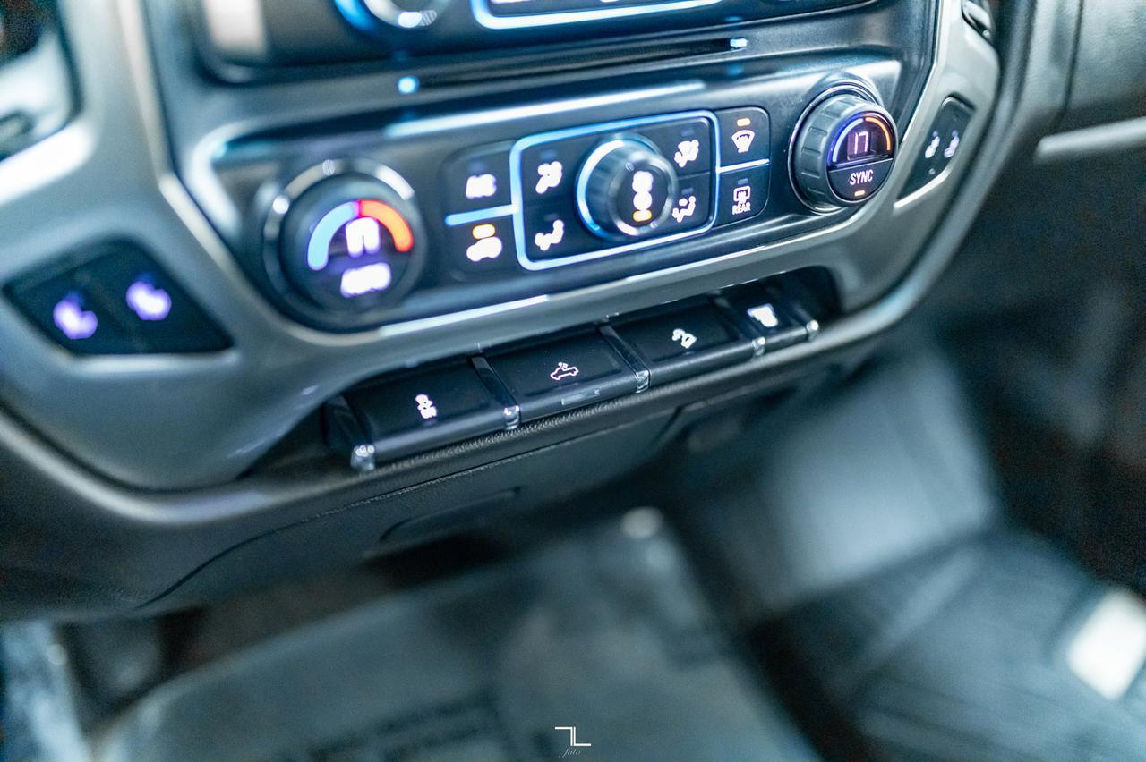 2018 Chevrolet Silverado 2500HD 4x4 Crew Cab LT Z71 Diesel Leather BCam Red Deer AB