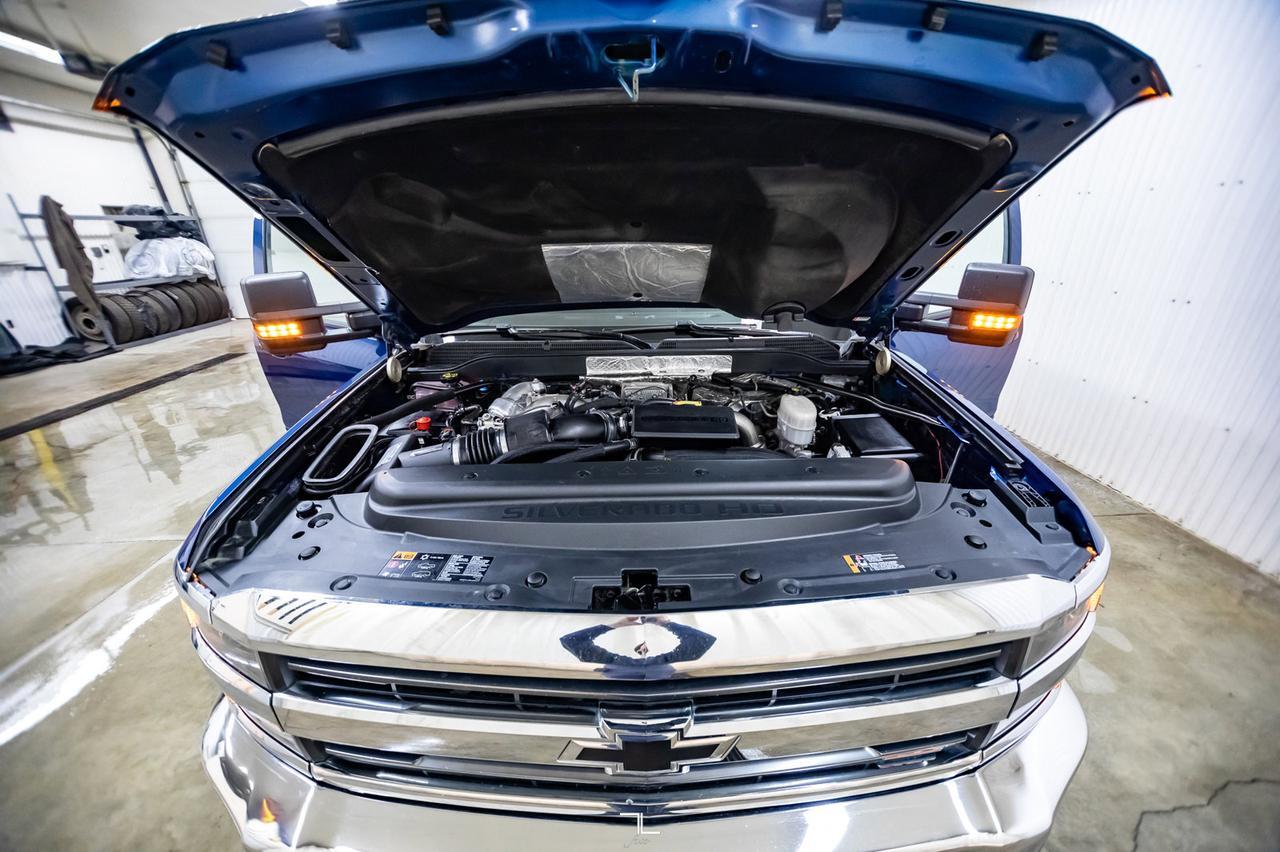 2018 Chevrolet Silverado 2500HD 4x4 Crew Cab LT Z71 Diesel Leather BCam Red Deer AB