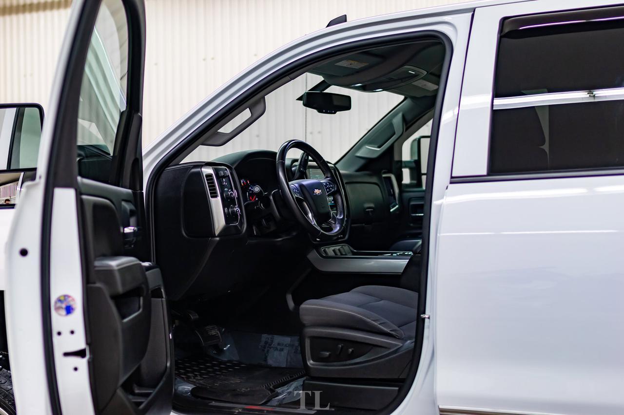 2018 Chevrolet Silverado 2500HD 4x4 Crew Cab LT Z71 Diesel Nav BCam Red Deer AB