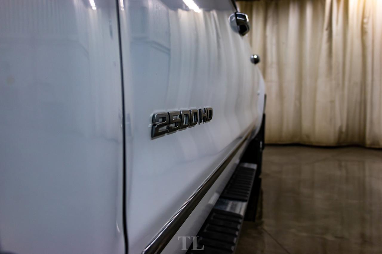 2018 Chevrolet Silverado 2500HD 4x4 Crew Cab LTZ Longbox Leather Roof Nav Red Deer AB