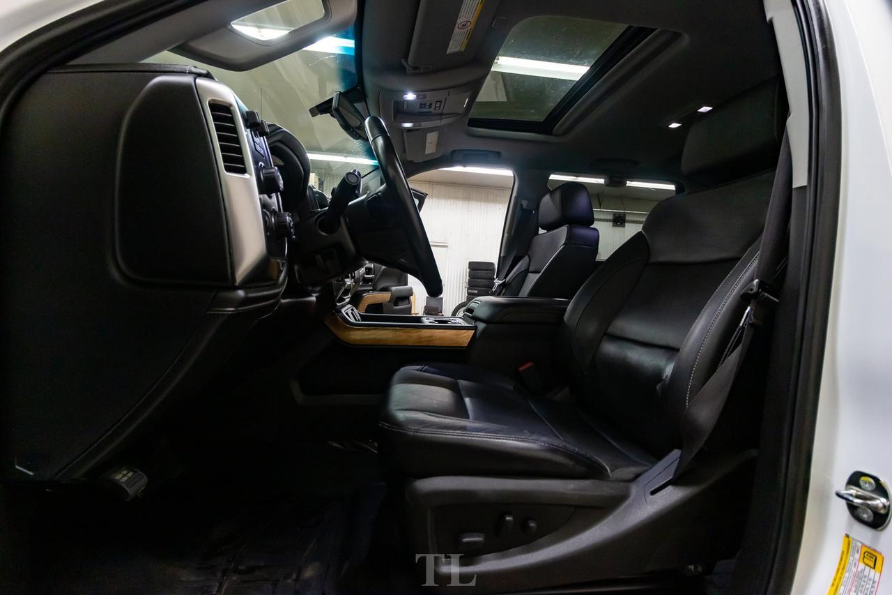 2018 Chevrolet Silverado 2500HD 4x4 Crew Cab LTZ Longbox Leather Roof Nav Red Deer AB