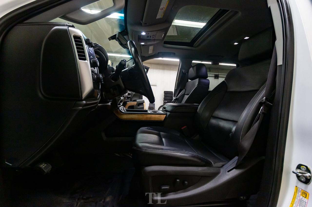 2018 Chevrolet Silverado 2500HD 4x4 Crew Cab LTZ Longbox Leather Roof Nav Red Deer AB