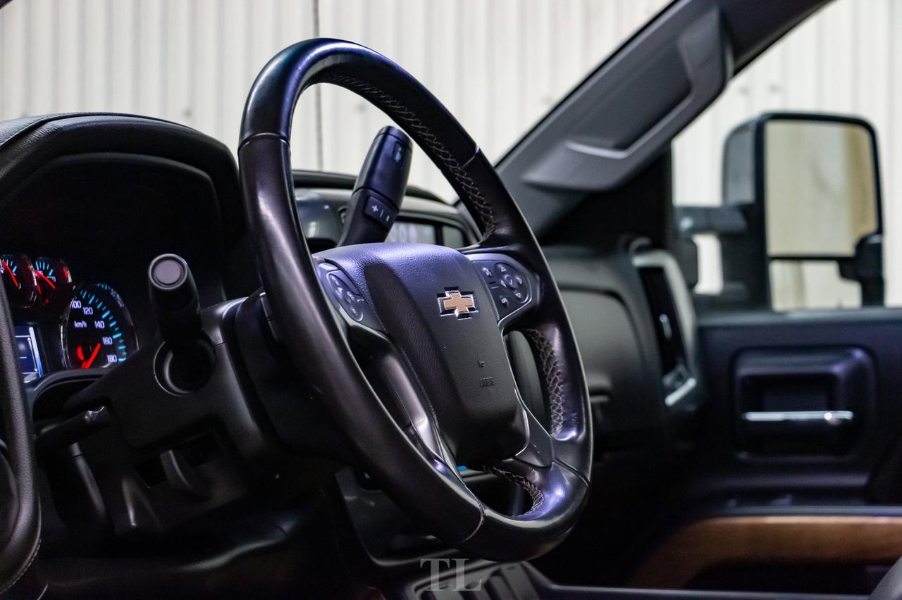 2018 Chevrolet Silverado 2500HD 4x4 Crew Cab LTZ Longbox Leather Roof Nav Red Deer AB