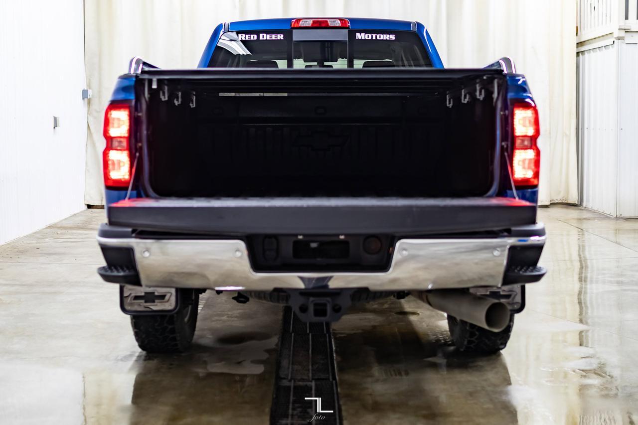 2018 Chevrolet Silverado 2500HD 4x4 Crew Cab LTZ Z71 Diesel Leather BCam Red Deer AB