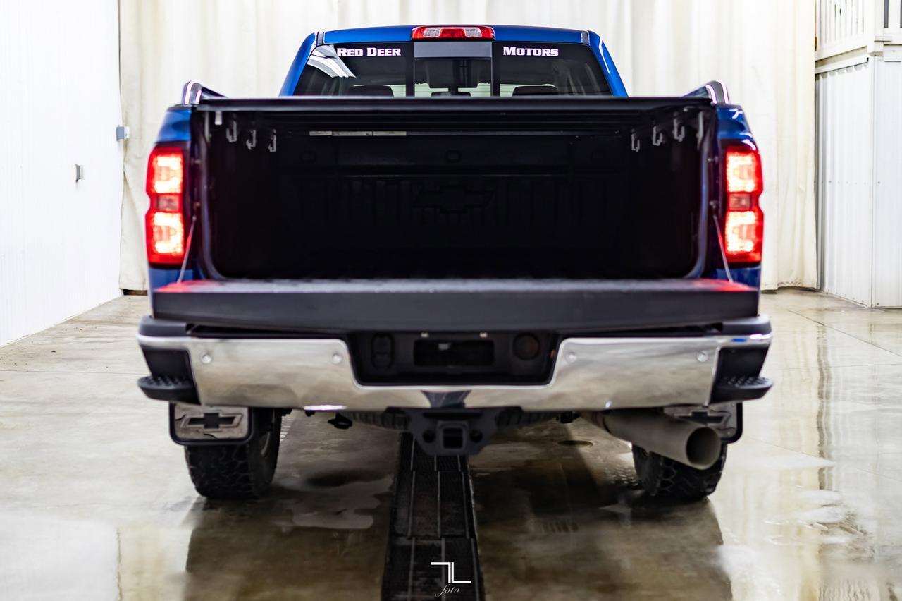 2018 Chevrolet Silverado 2500HD 4x4 Crew Cab LTZ Z71 Diesel Leather BCam Red Deer AB