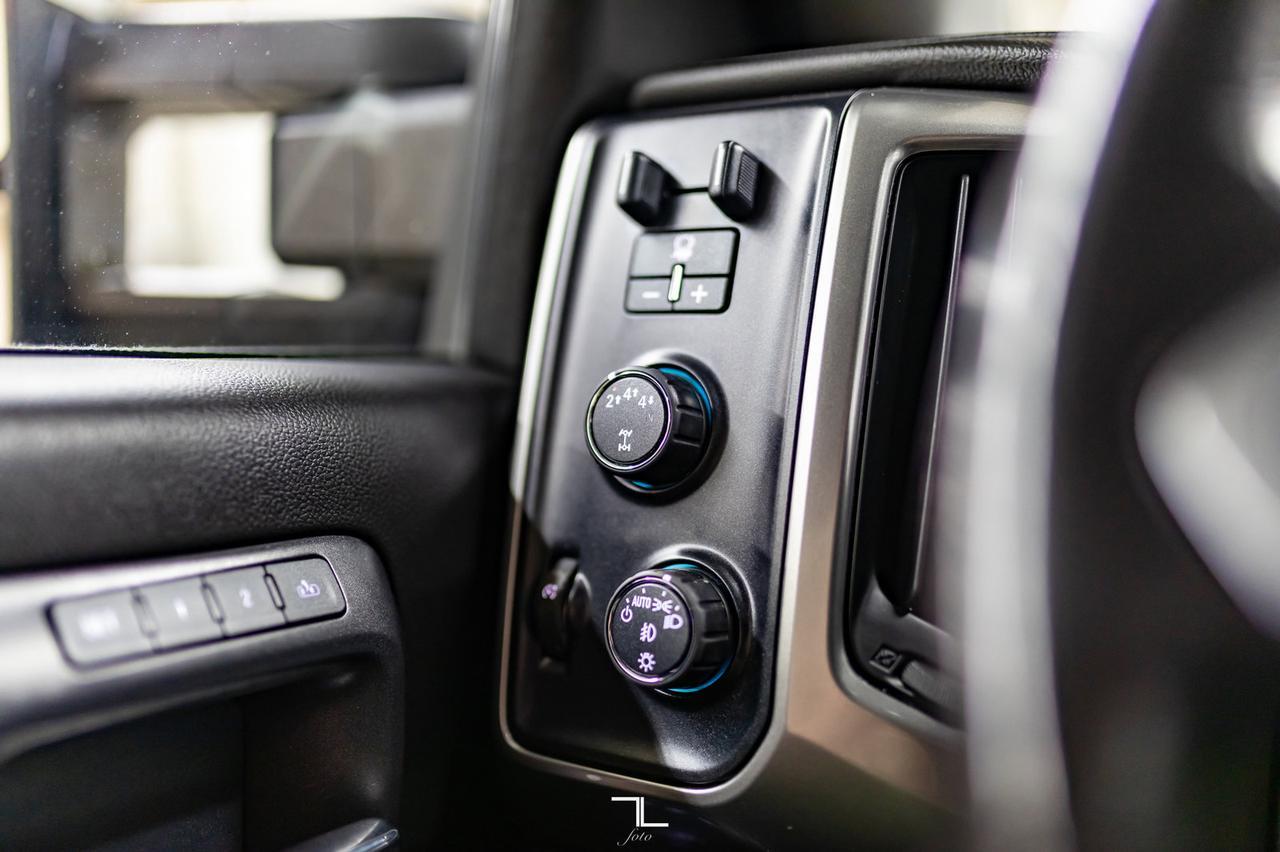 2018 Chevrolet Silverado 2500HD 4x4 Crew Cab LTZ Z71 Diesel Leather BCam Red Deer AB