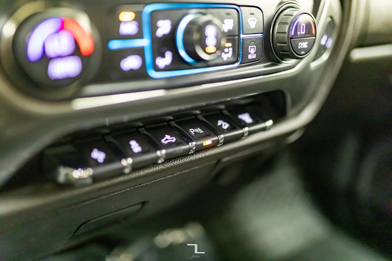 2018 Chevrolet Silverado 2500HD 4x4 Crew Cab LTZ Z71 Diesel Leather BCam Red Deer AB