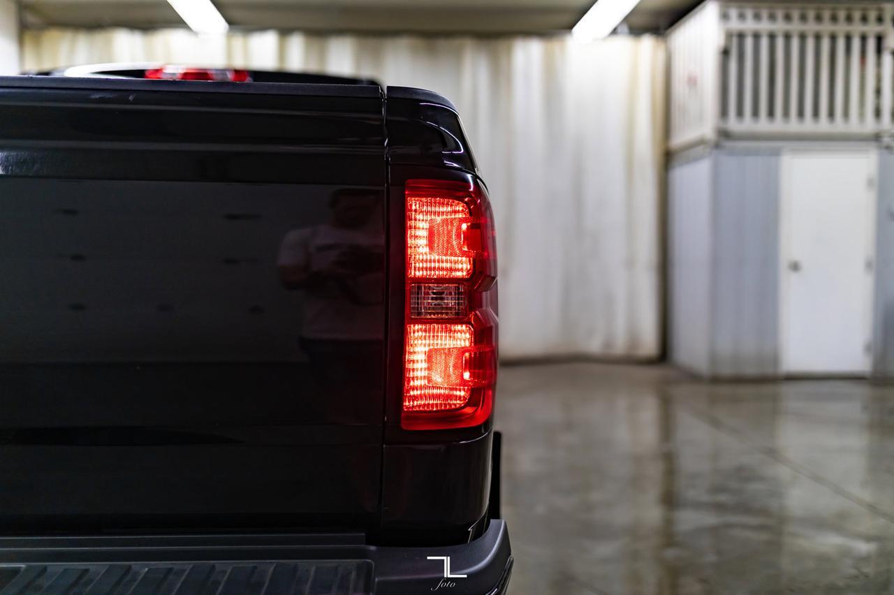 2018 Chevrolet Silverado 2500HD 4x4 Crew Cab LTZ Z71 Diesel Leather Roof Nav Red Deer AB