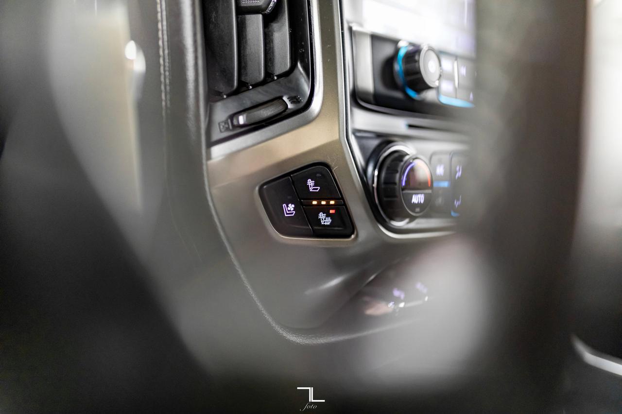 2018 Chevrolet Silverado 2500HD 4x4 Crew Cab LTZ Z71 Diesel Leather Roof Nav Red Deer AB